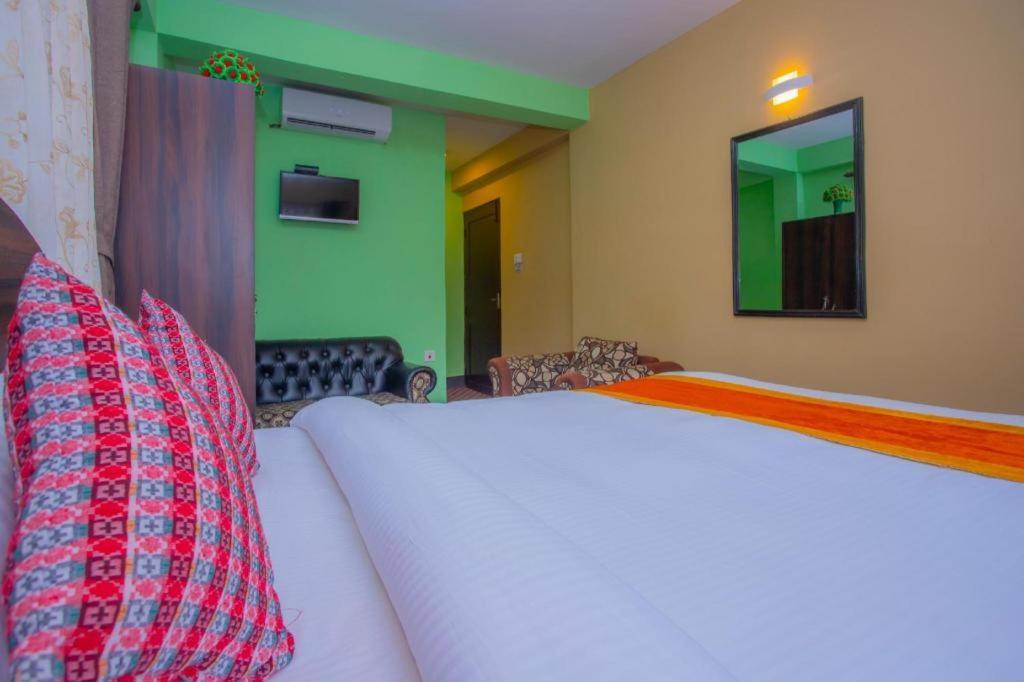 Oyo 492 Hotel Yeti Home Káthmándú Exteriér fotografie